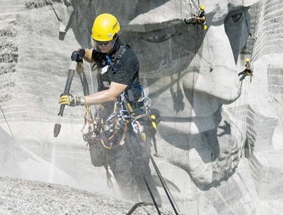NKG_Reinigung_Mt_Rushmore